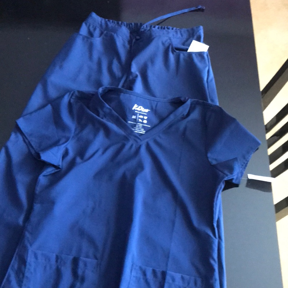 Scrub set